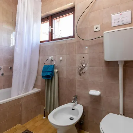 Waterfall Apartman *